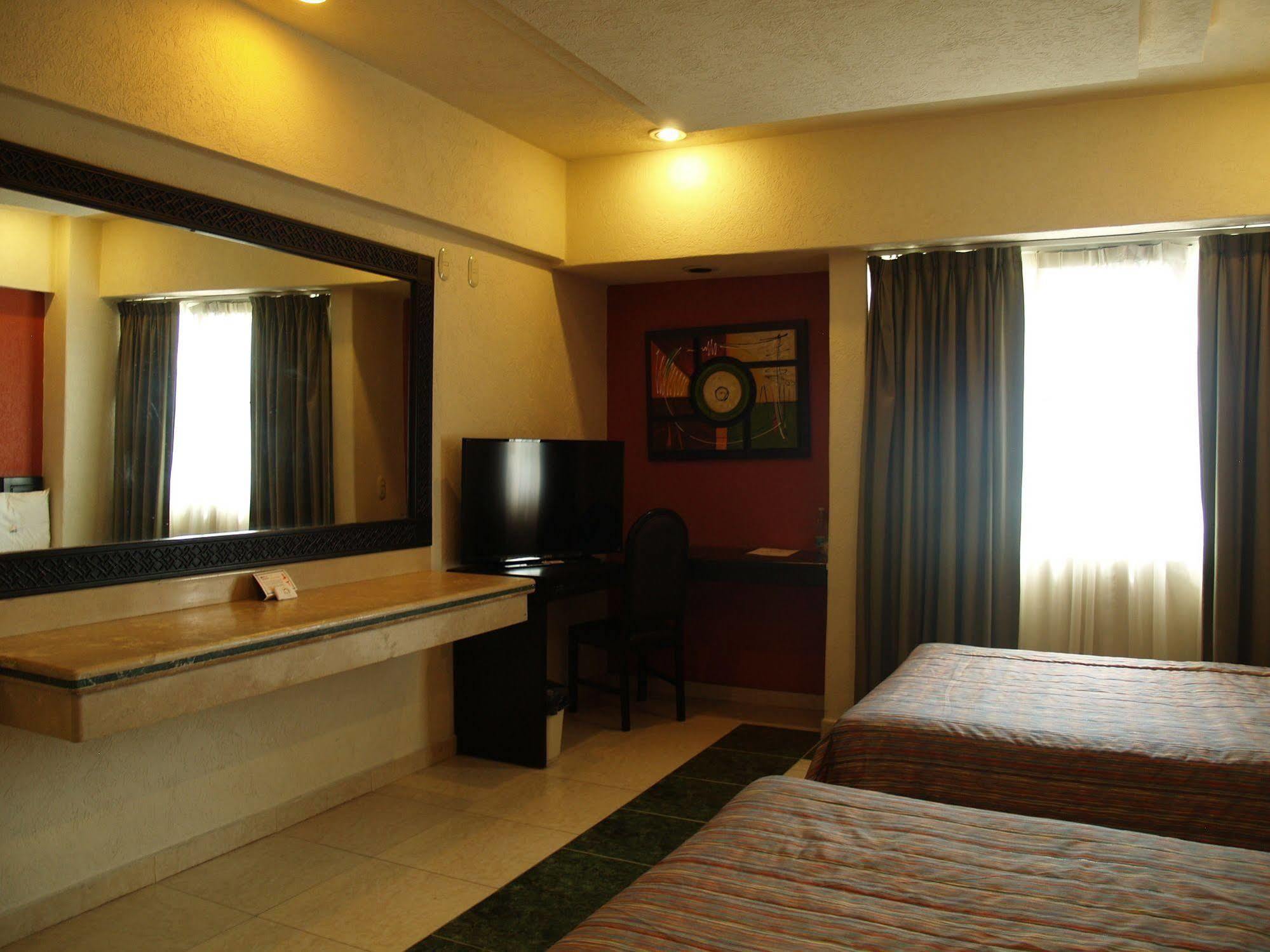 Hotel Real Del Sol - Zona Expo Industrial Guadalajara Zewnętrze zdjęcie