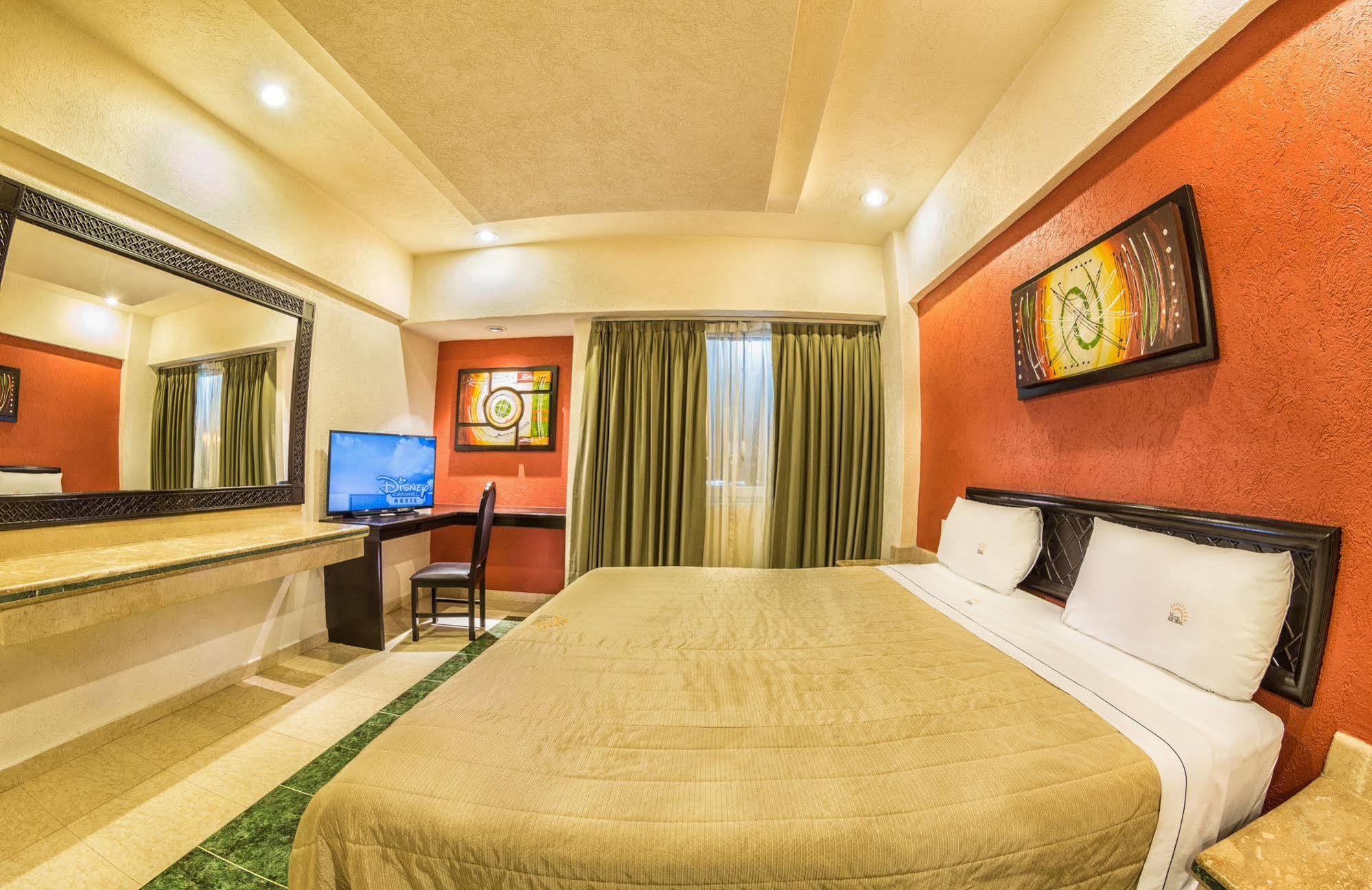 Hotel Real Del Sol - Zona Expo Industrial Guadalajara Zewnętrze zdjęcie
