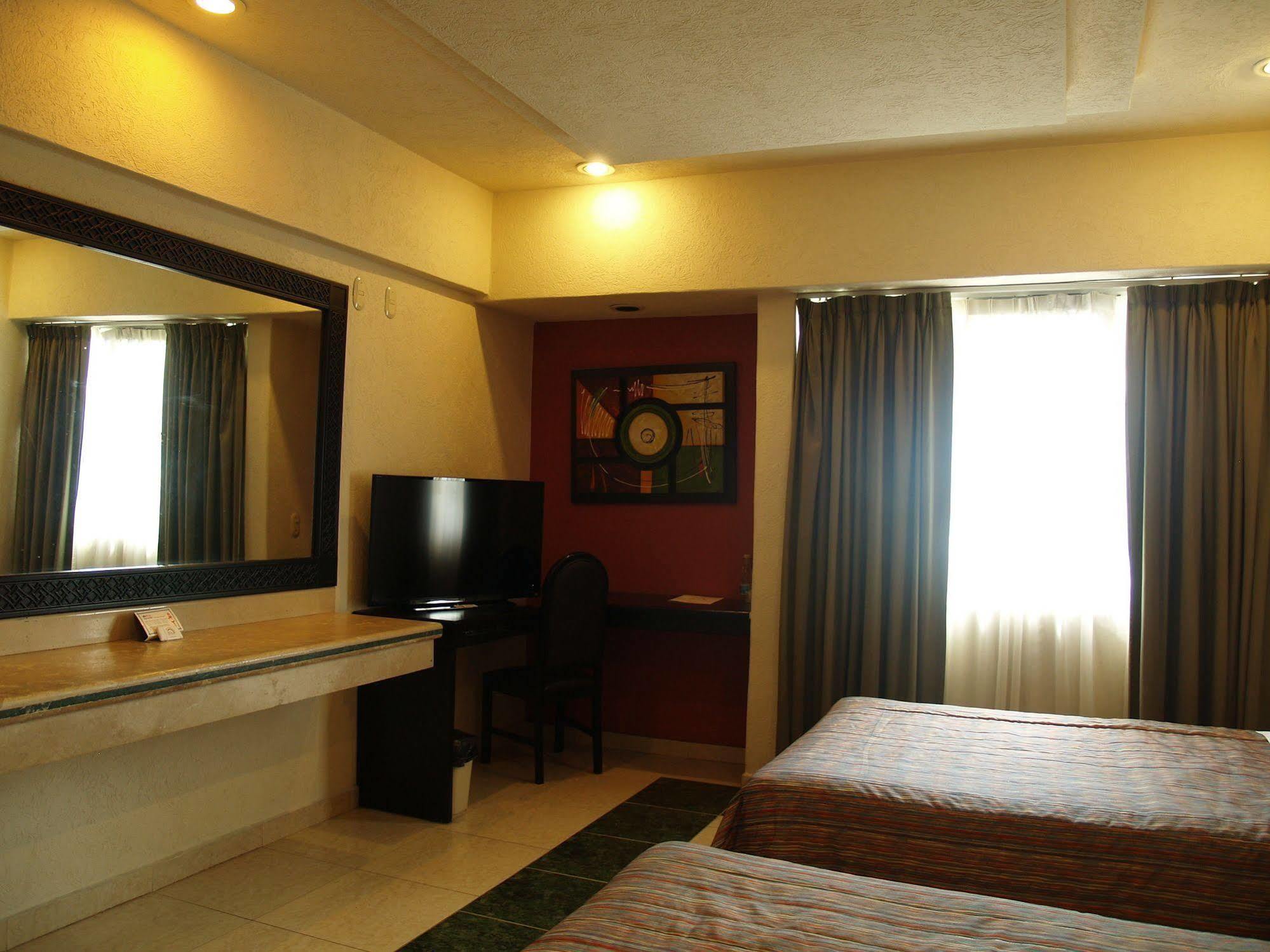 Hotel Real Del Sol - Zona Expo Industrial Guadalajara Zewnętrze zdjęcie
