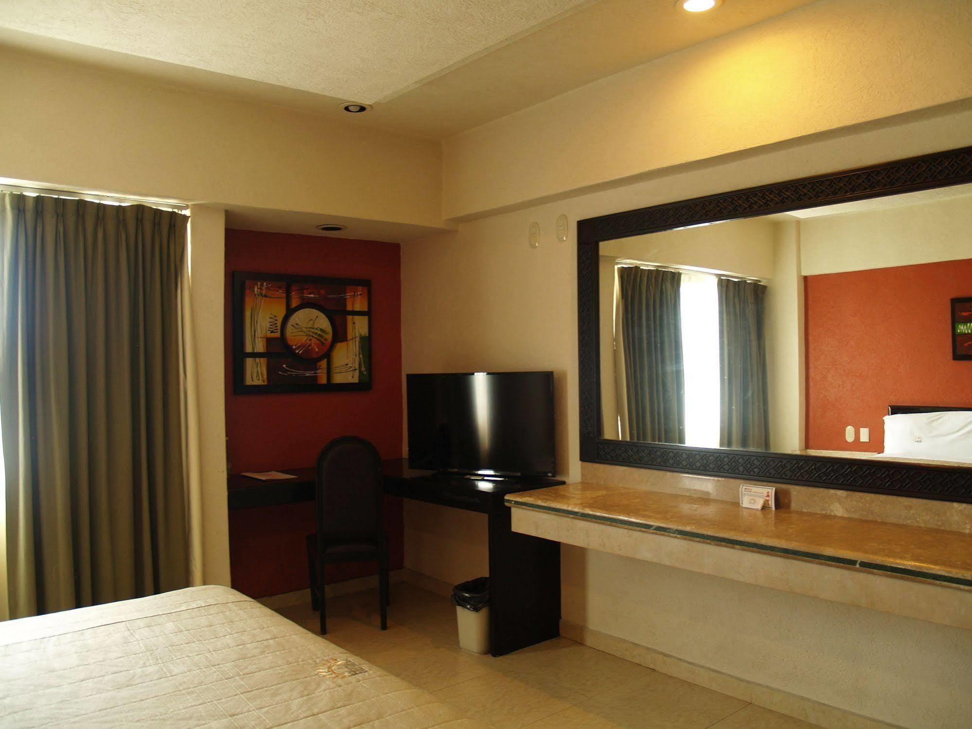 Hotel Real Del Sol - Zona Expo Industrial Guadalajara Zewnętrze zdjęcie