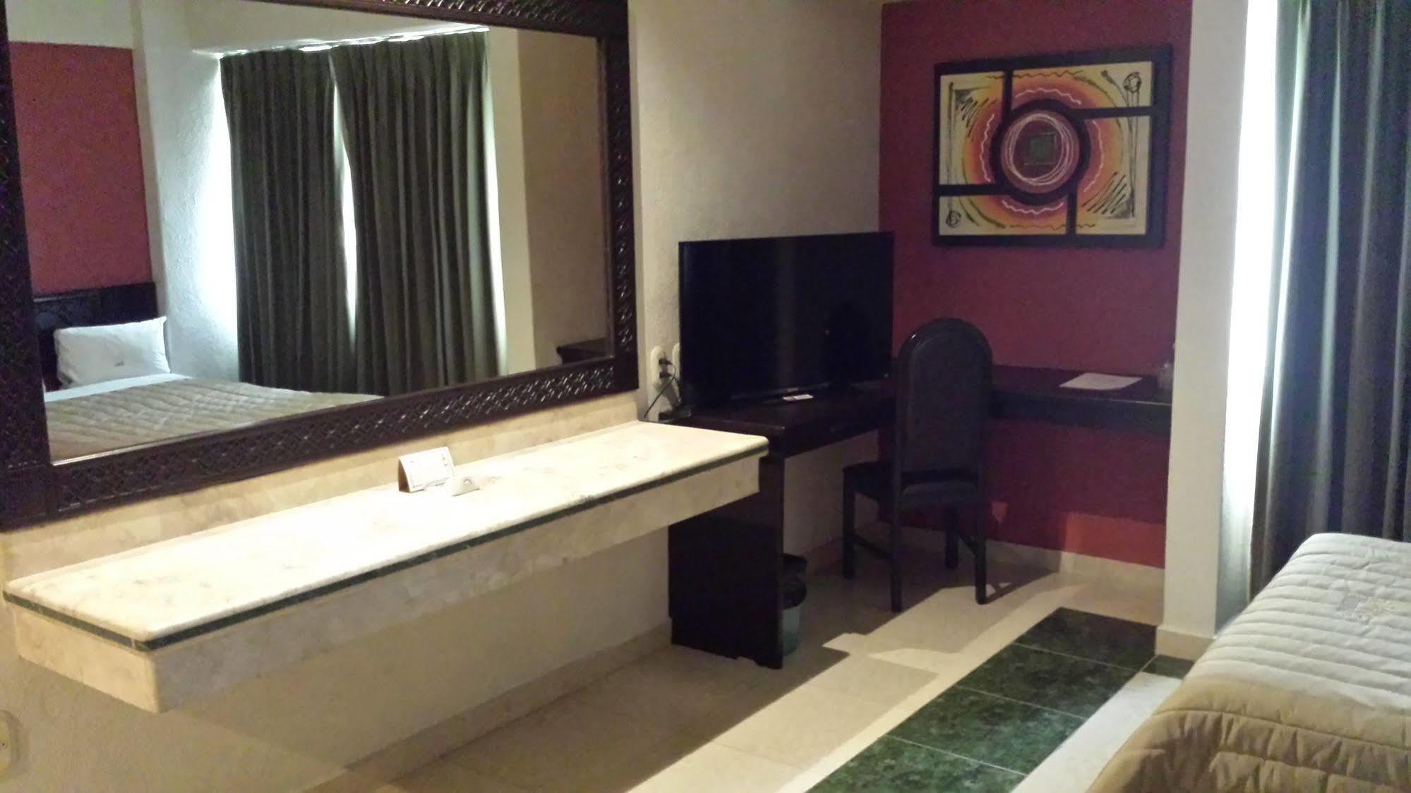 Hotel Real Del Sol - Zona Expo Industrial Guadalajara Zewnętrze zdjęcie